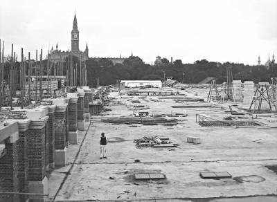 Københavns tredje banegård under opførelse (KB)