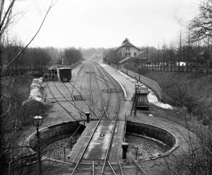 Klampenborg station 1895 - set mod København (Elfelt)