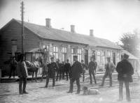 Taastrup station (første stationsbygning) 1888 med personale