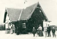 Kelstrup station 1905-1906 med stationsforstander Osholm og hans familie